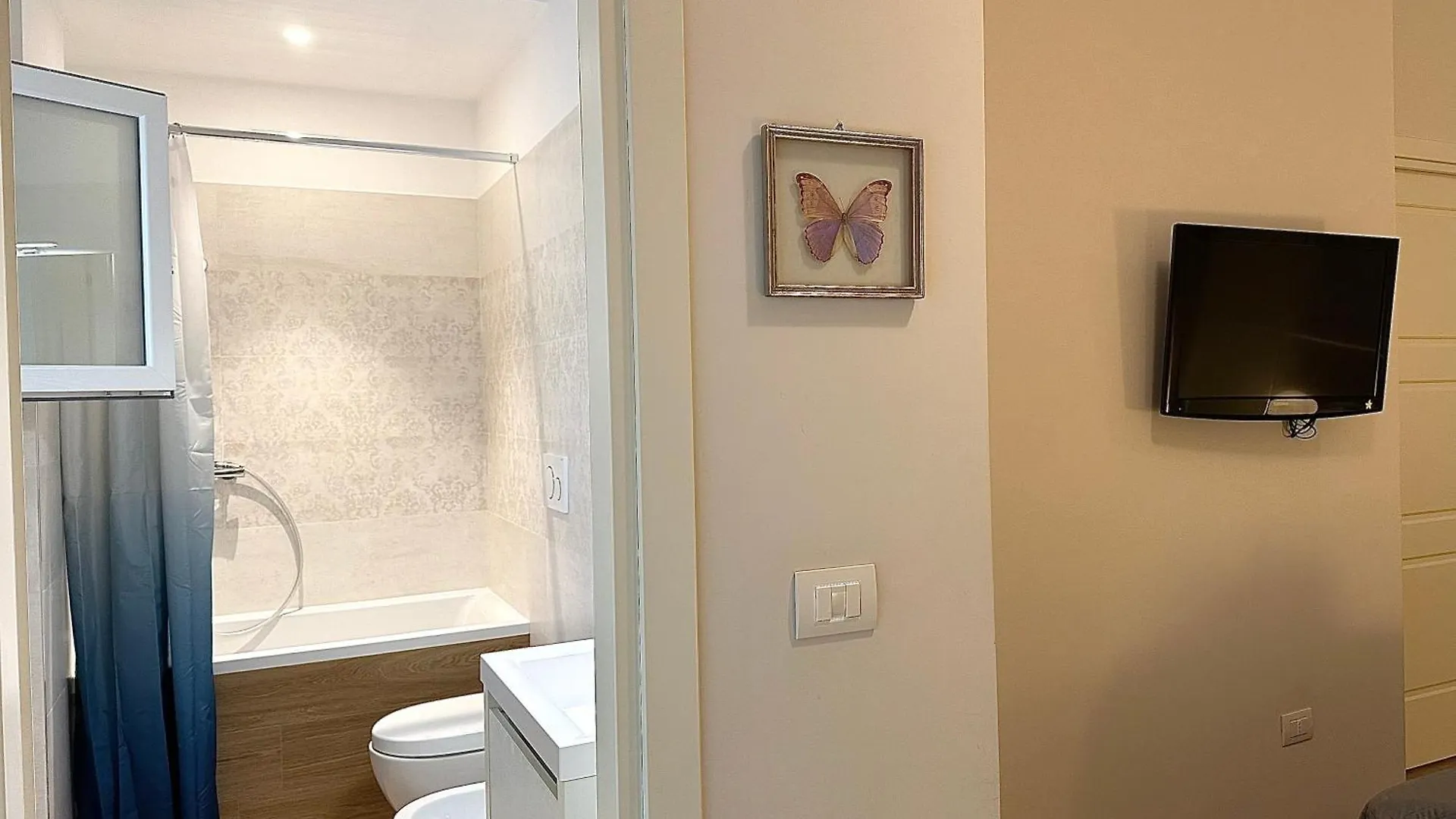 Charm & Style Bari - Large Central Apartment - Bari Itálie
