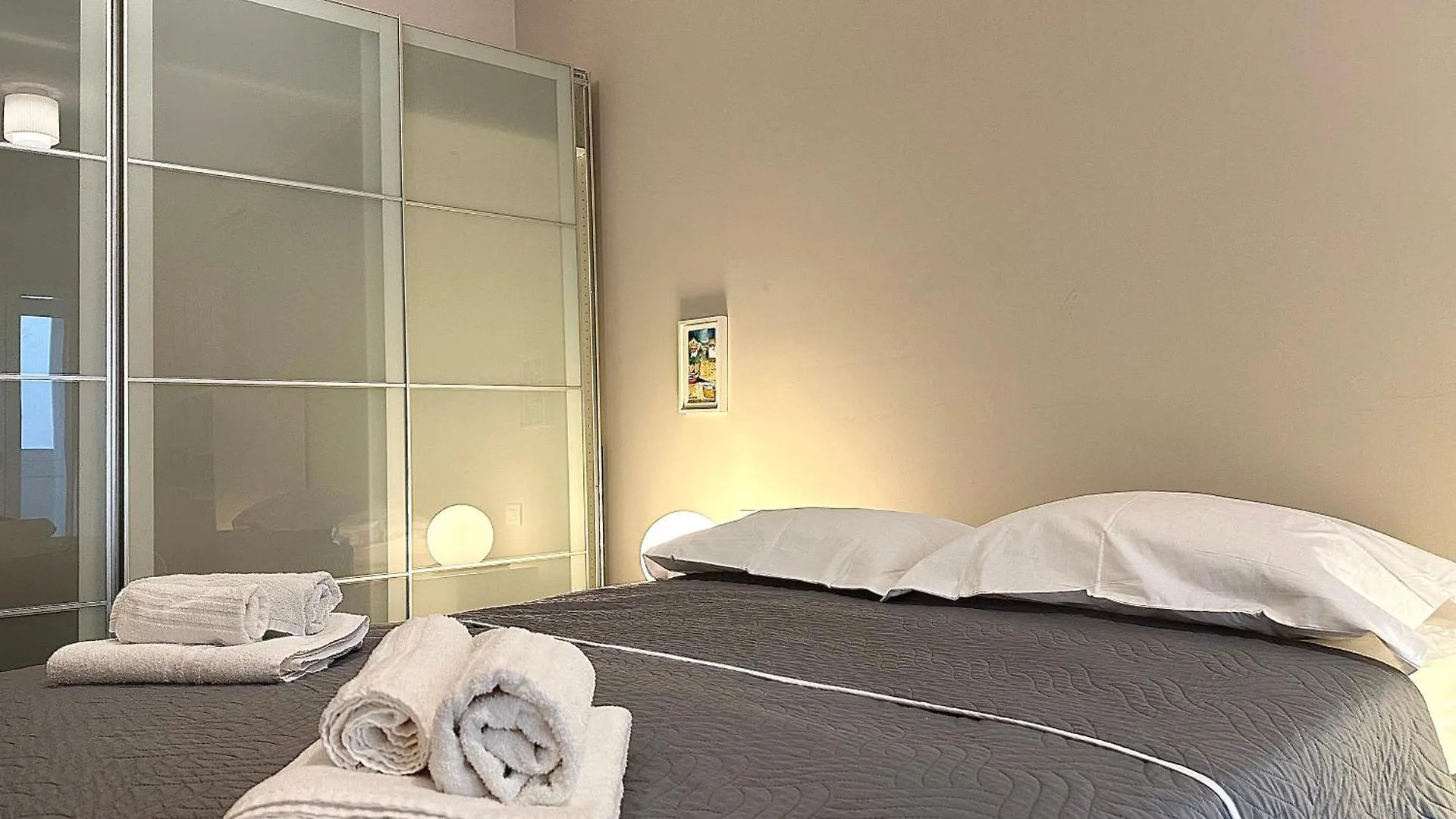 Charm & Style Bari - Large Central Apartment - Bari Itálie